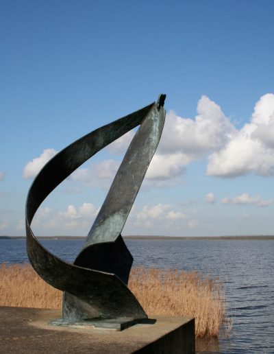 Thalassa, 425 cm, 1999. Opdracht: gemeente Huizen. Locatie: Gooimeerdijk, Huizen.